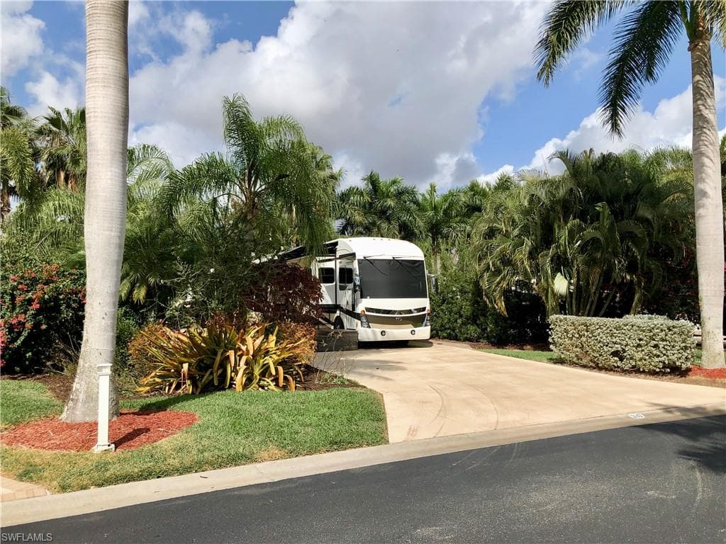 Lot 310    3137 E Riverbend Resort BLVD LABELLE, FL 33935
