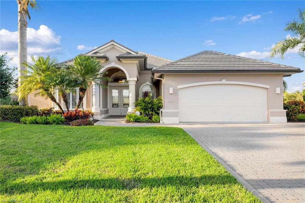 8985 Star Tulip CT NAPLES, FL 34113