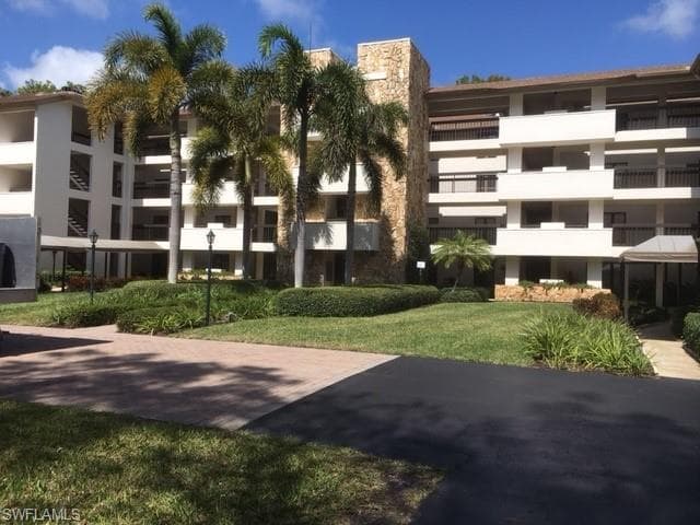 200 Wyndemere WAY B-404 NAPLES, FL 34105
