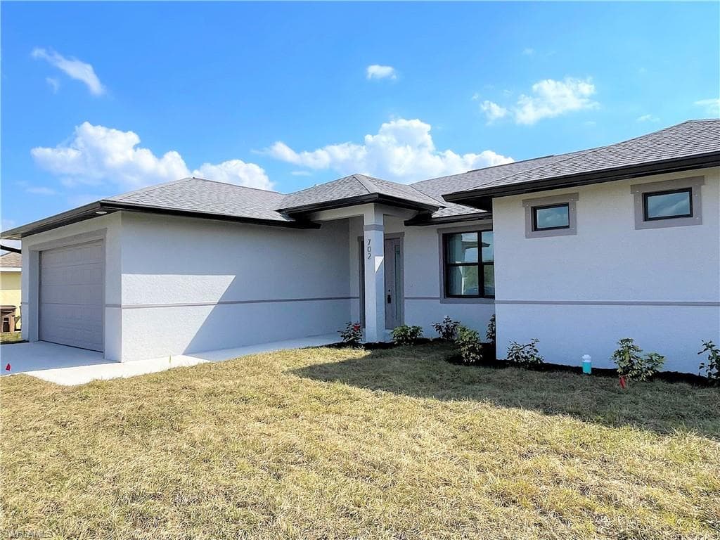 702 Kismet PKY E CAPE CORAL, FL 33909