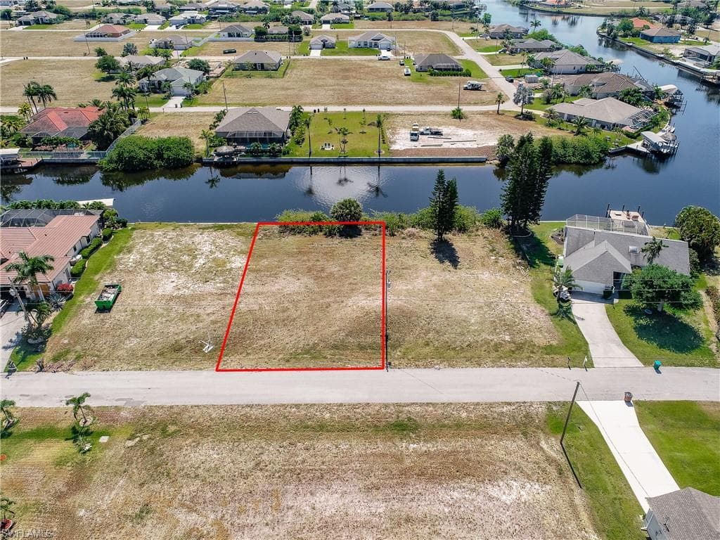 1425 NW 38th AVE CAPE CORAL, FL 33993