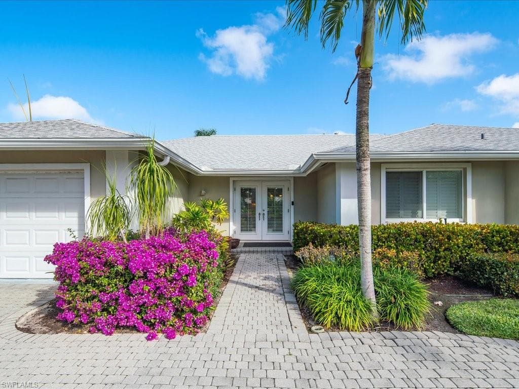 675 Harbour DR NAPLES, FL 34103