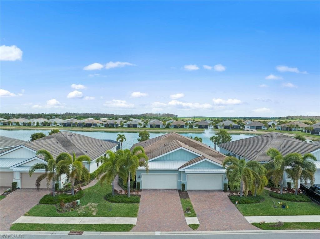 14892 Edgewater CIR NAPLES, FL 34114