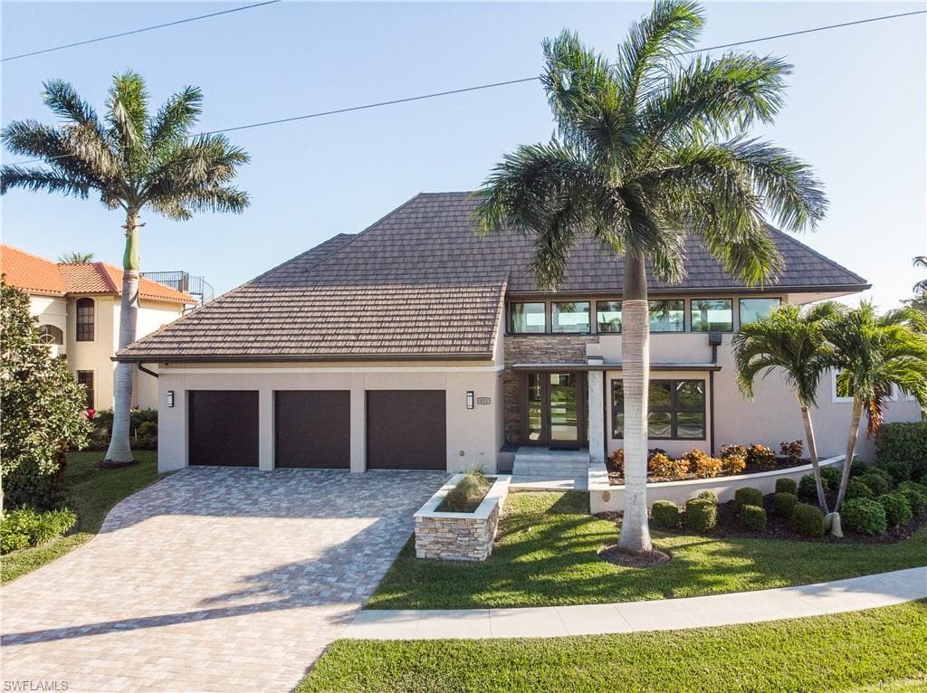 821 Magnolia CT MARCO ISLAND, FL 34145