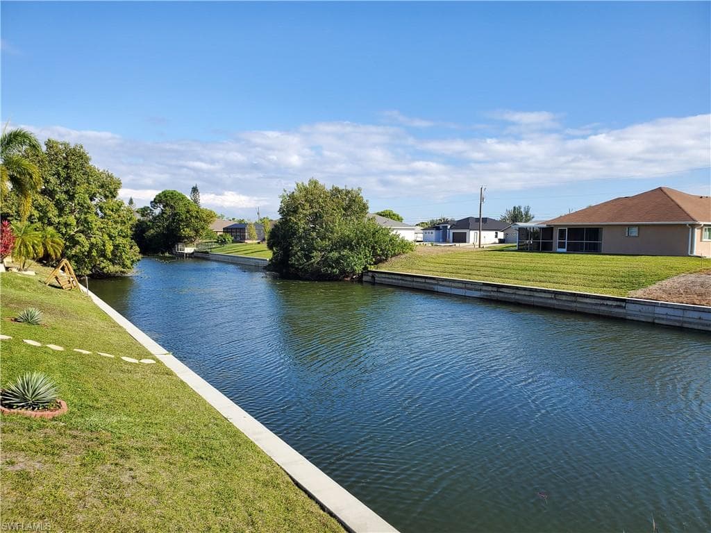 136 Nicholas PKY E CAPE CORAL, FL 33990