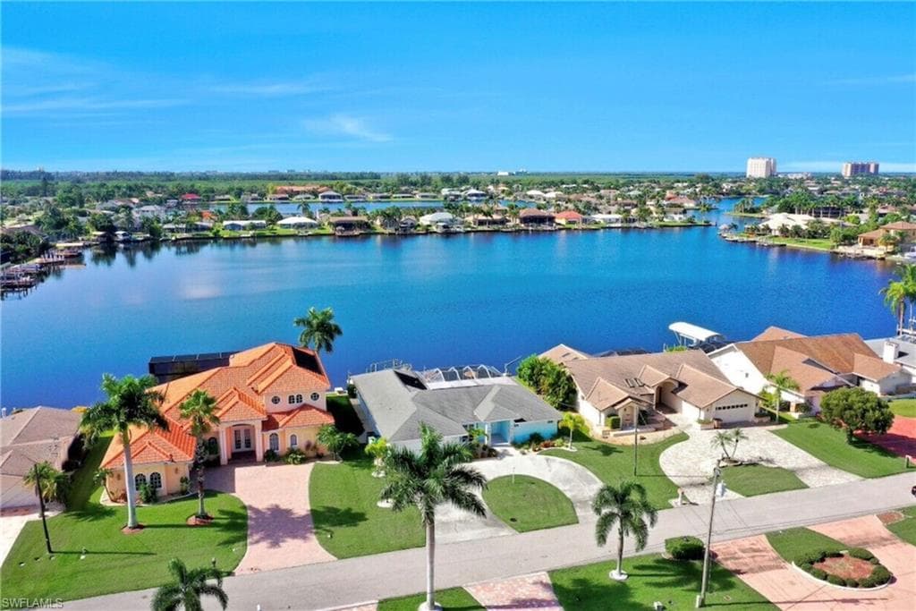 420 SW 52nd ST CAPE CORAL, FL 33914