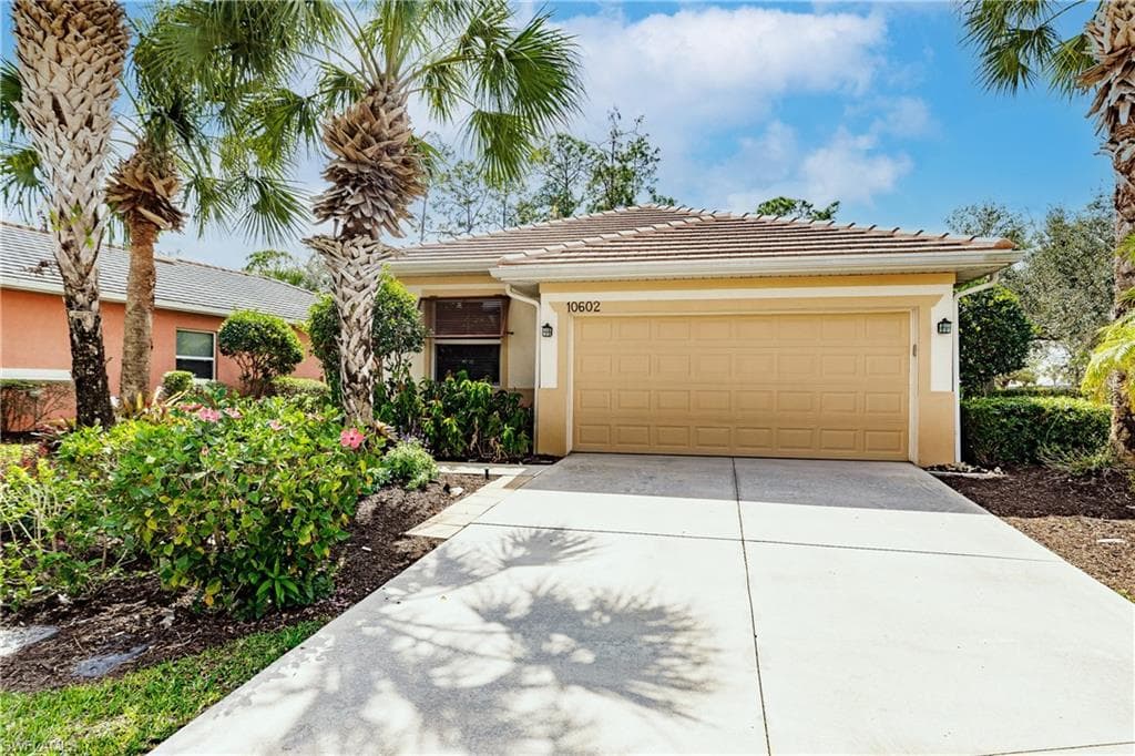 10602 Camarelle CIR S FORT MYERS, FL 33913