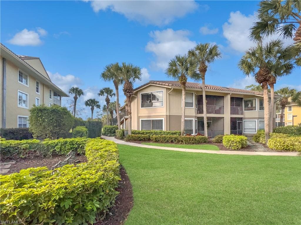 792 Eagle Creek DR 103 NAPLES, FL 34113