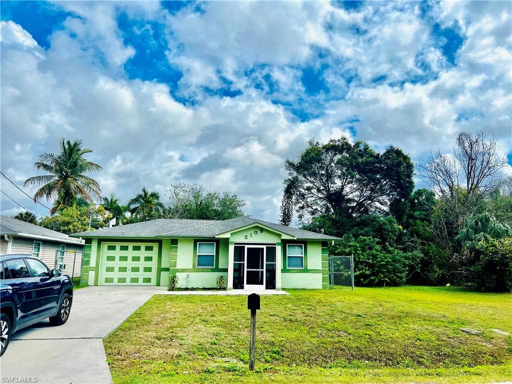 2109 French ST FORT MYERS, FL 33916