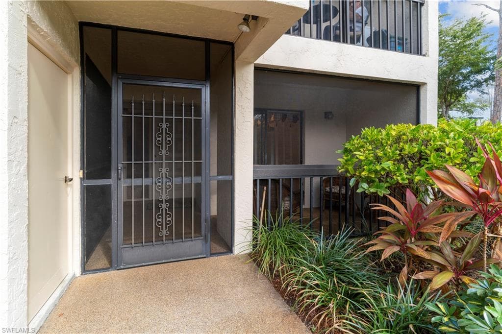 1828 Kings Lake BLVD 6-105 NAPLES, FL 34112