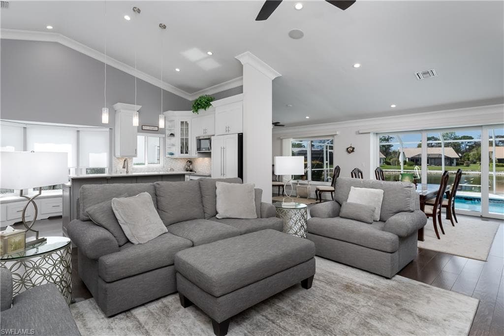 436 Fox Den CIR NAPLES, FL 34104