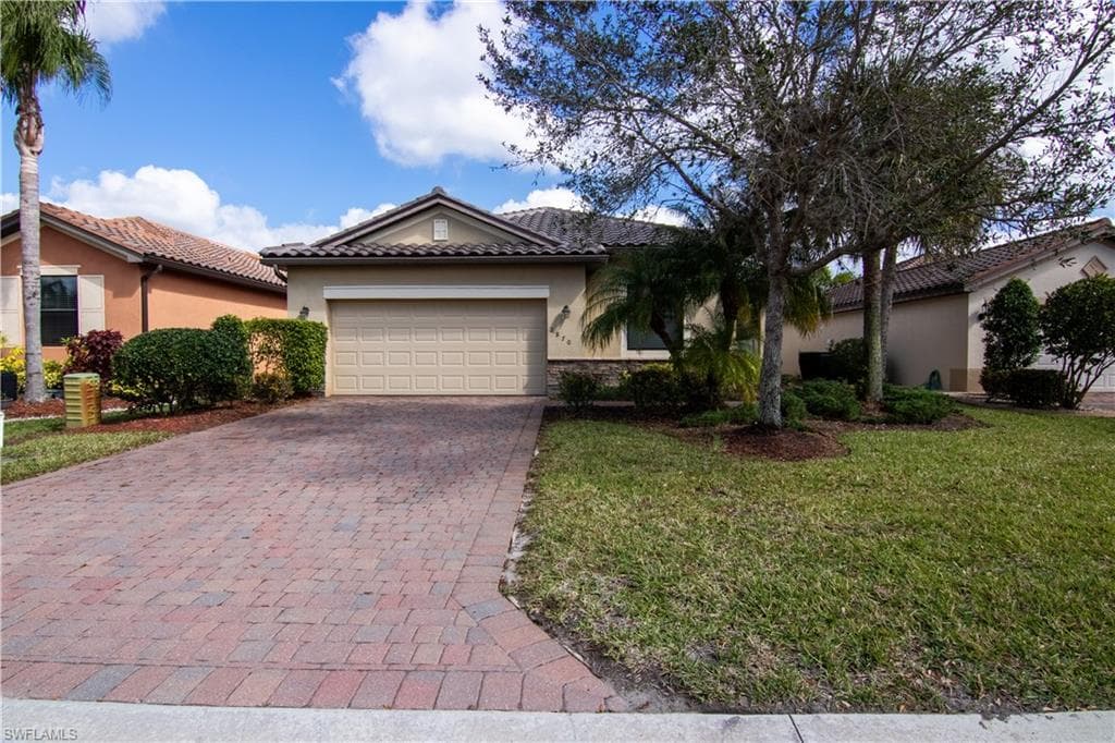 2870 Via Piazza LOOP FORT MYERS, FL 33905