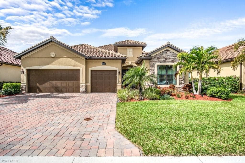 28038 Kerry CT BONITA SPRINGS, FL 34135