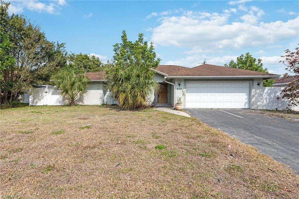 4173 Golden Gate PKY NAPLES, FL 34116