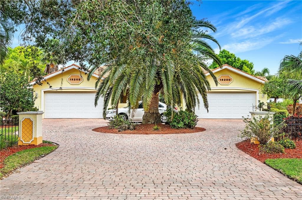 15200 Riverbend BLVD NORTH FORT MYERS, FL 33917