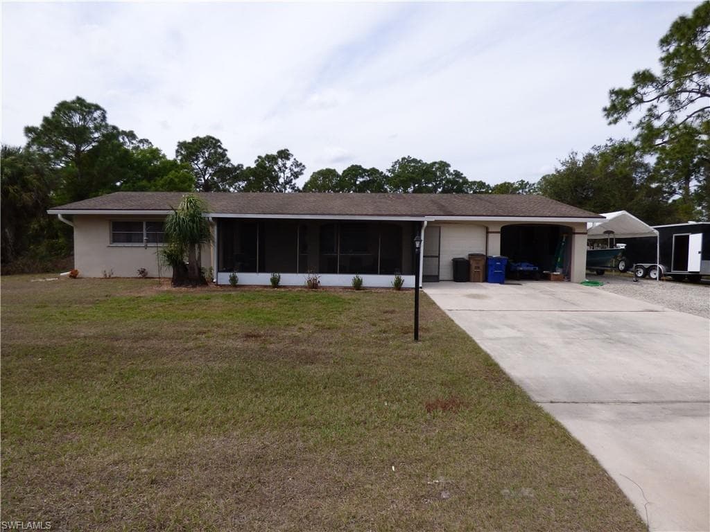 513 James AVE LEHIGH ACRES, FL 33936