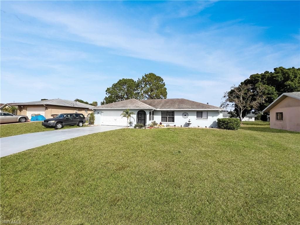 4712 6th ST W LEHIGH ACRES, FL 33971