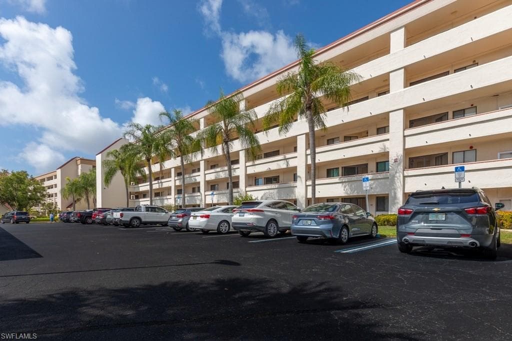 7410 Lake Breeze DR 201 FORT MYERS, FL 33907