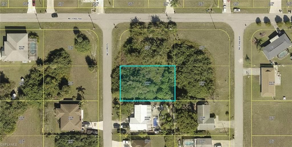 2305 NE 22nd PL CAPE CORAL, FL 33909