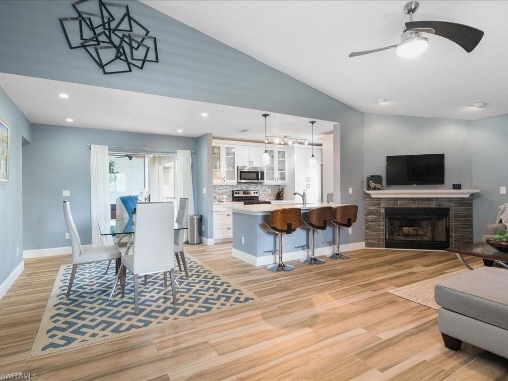 3058 Kings Lake BLVD 7557 NAPLES, FL 34112