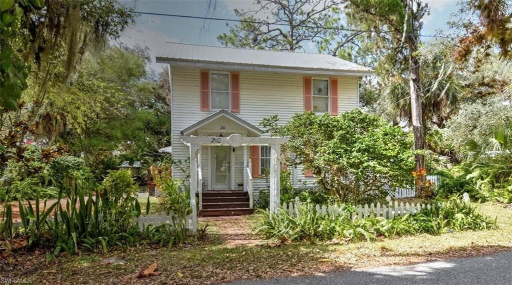 210 Campbell ST LABELLE, FL 33935