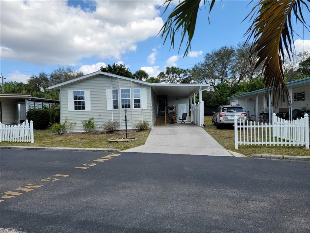 24945 Windward BLVD BONITA SPRINGS, FL 34134