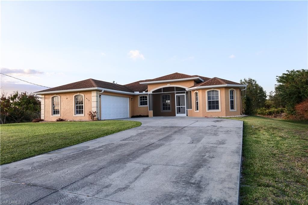 617 Chattman ST E LEHIGH ACRES, FL 33974