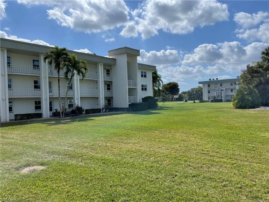 1724 Pine Valley DR 103 FORT MYERS, FL 33907