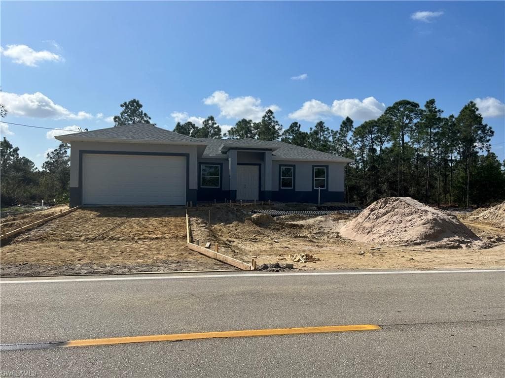 4215 28TH ST SW LEHIGH ACRES, FL 33976