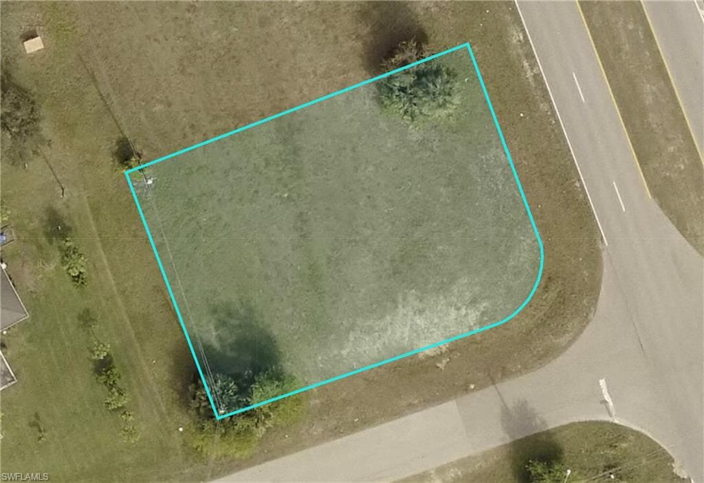 610 Skyline BLVD CAPE CORAL, FL 33991