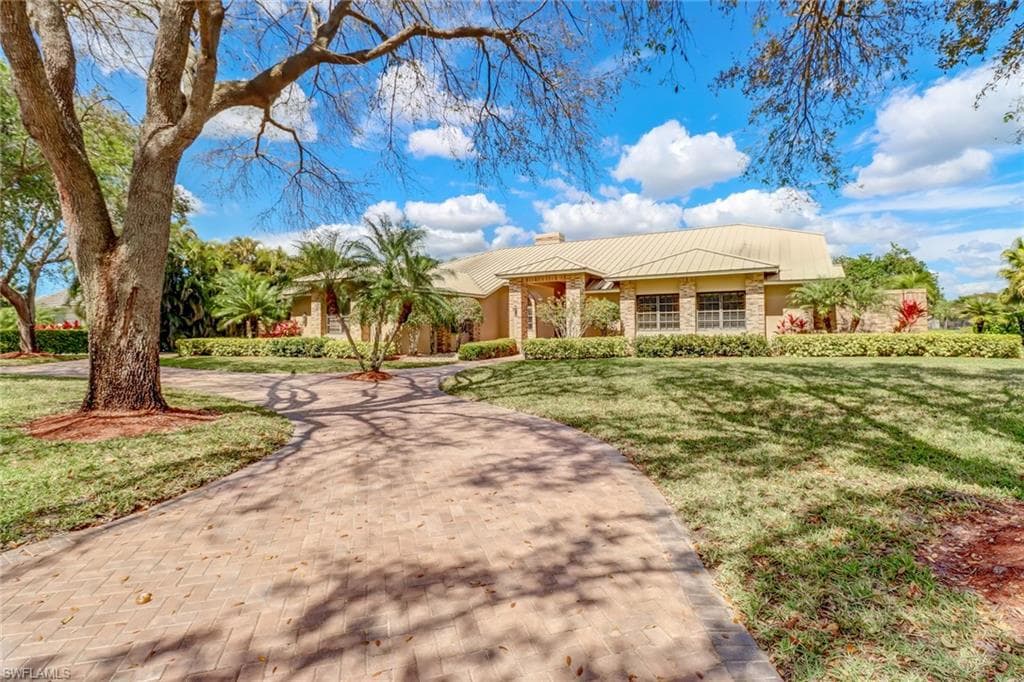 4301 Pond Apple DR S NAPLES, FL 34119