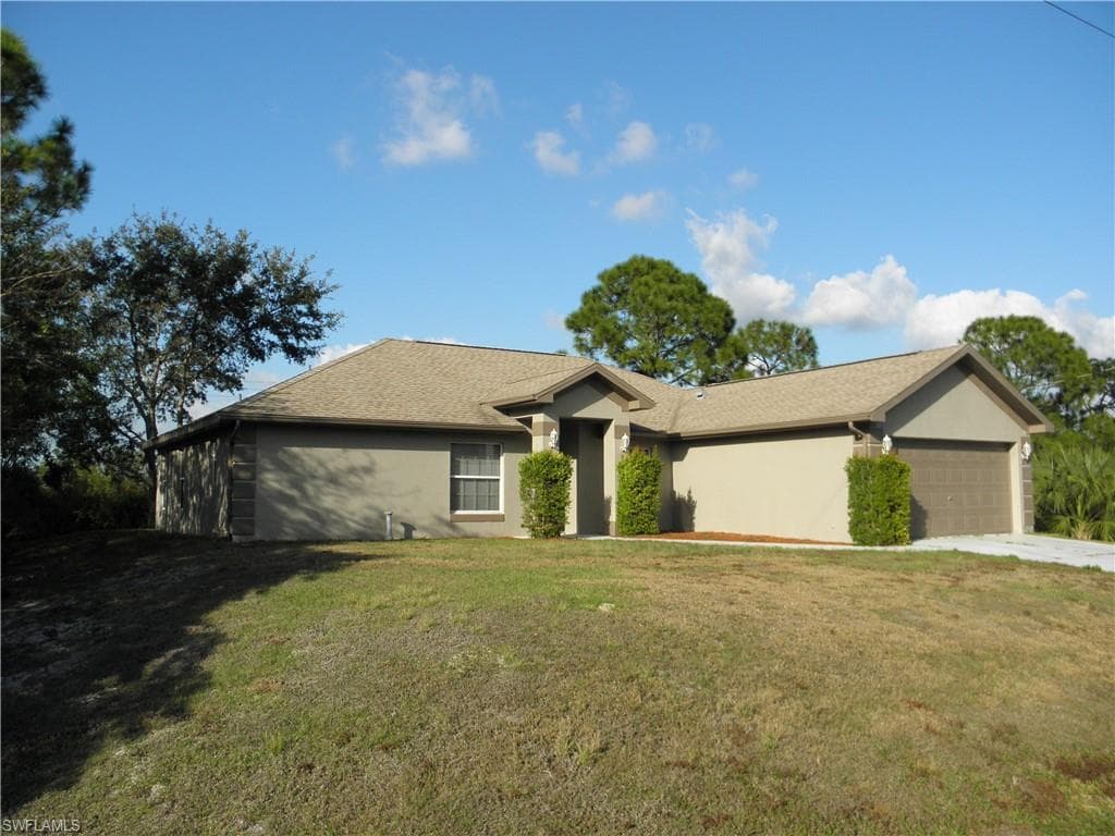 2714 41st ST W LEHIGH ACRES, FL 33971