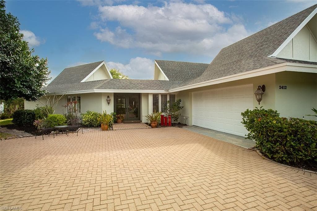 2412 Pinewoods CIR S 11 NAPLES, FL 34105