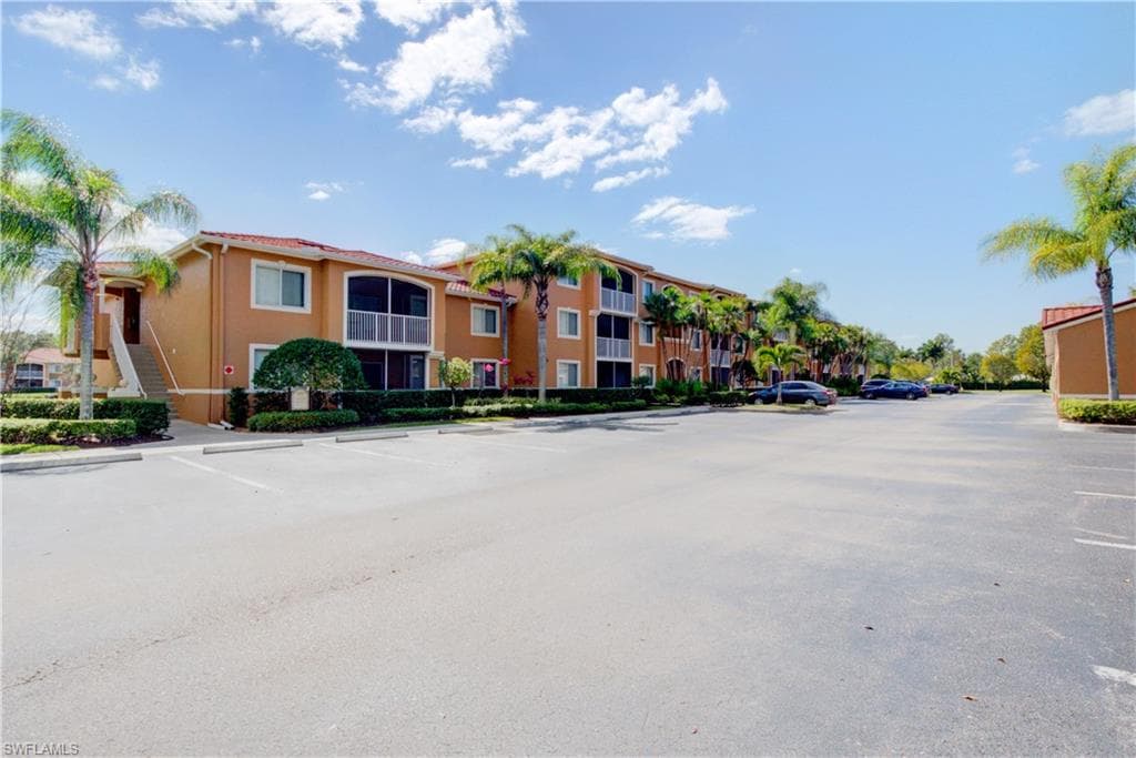 1810 Florida Club CIR 1309 NAPLES, FL 34112