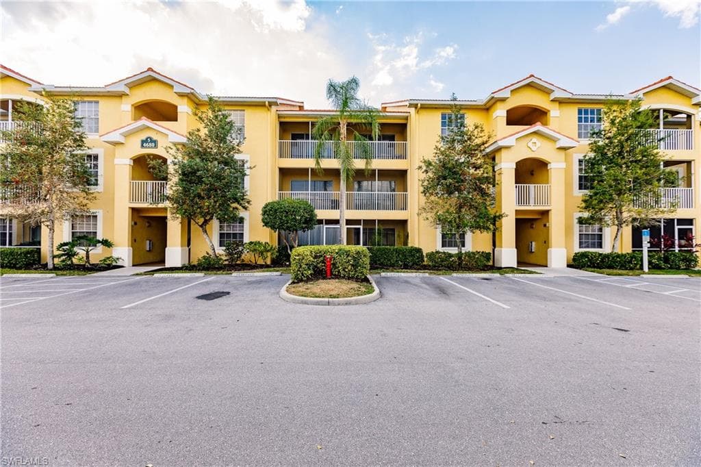 4680 Saint Croix LN 517 NAPLES, FL 34109