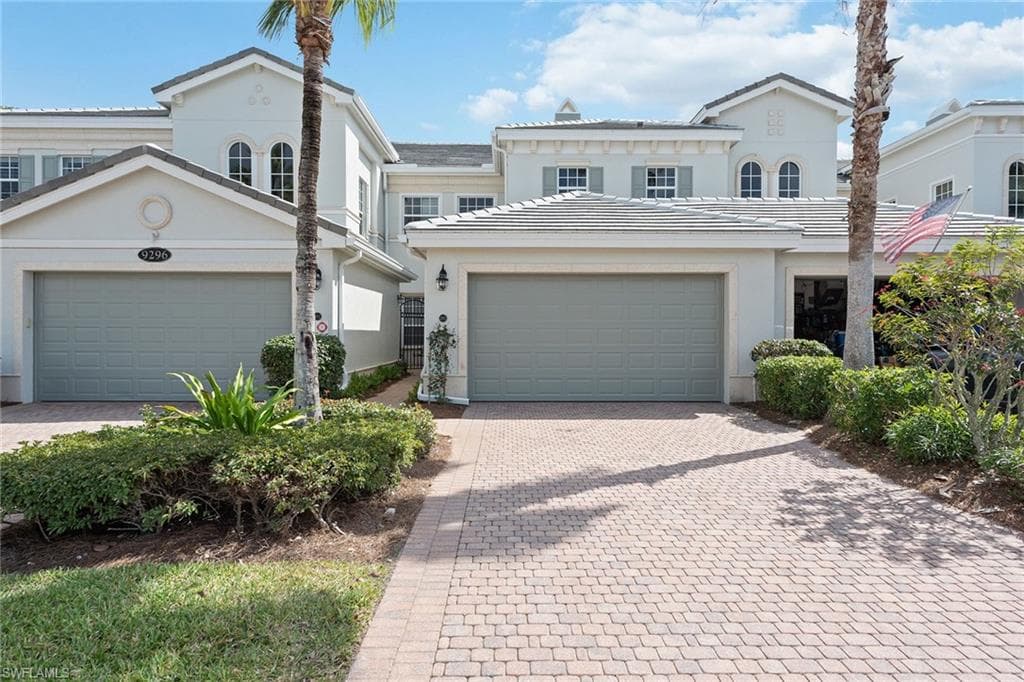 9296 Belle CT 202 NAPLES, FL 34114