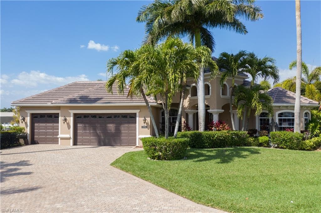 2703 SE 24th CT CAPE CORAL, FL 33904