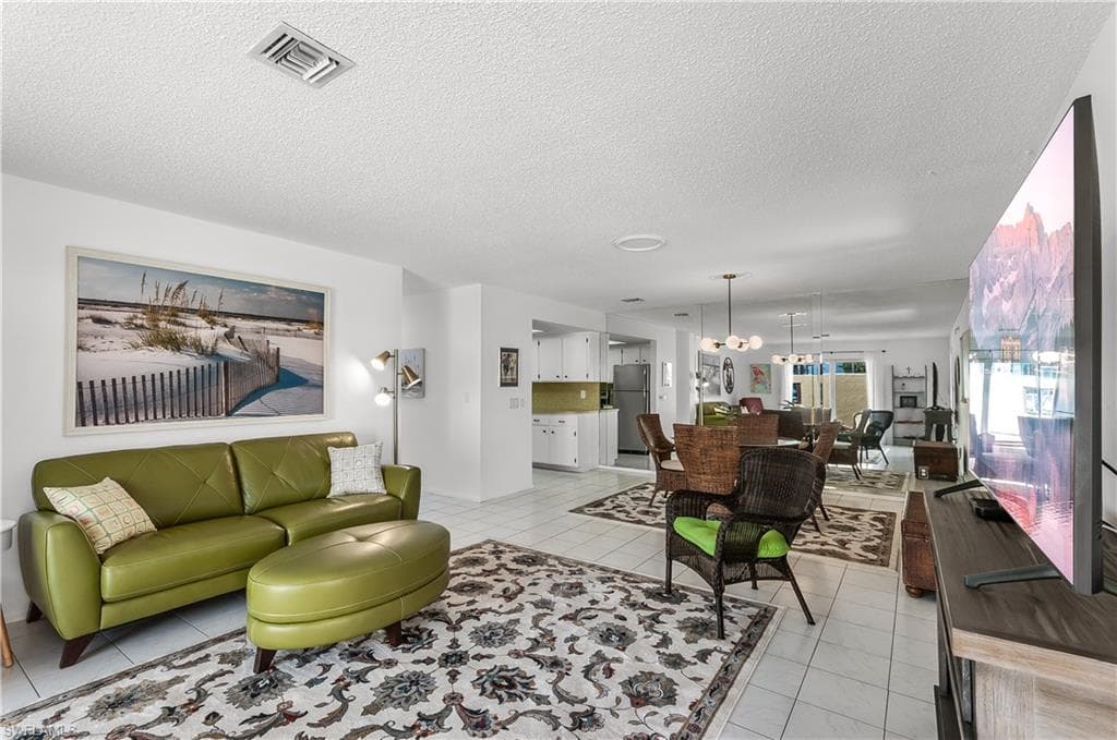 186 Harrison RD H-4 NAPLES, FL 34112