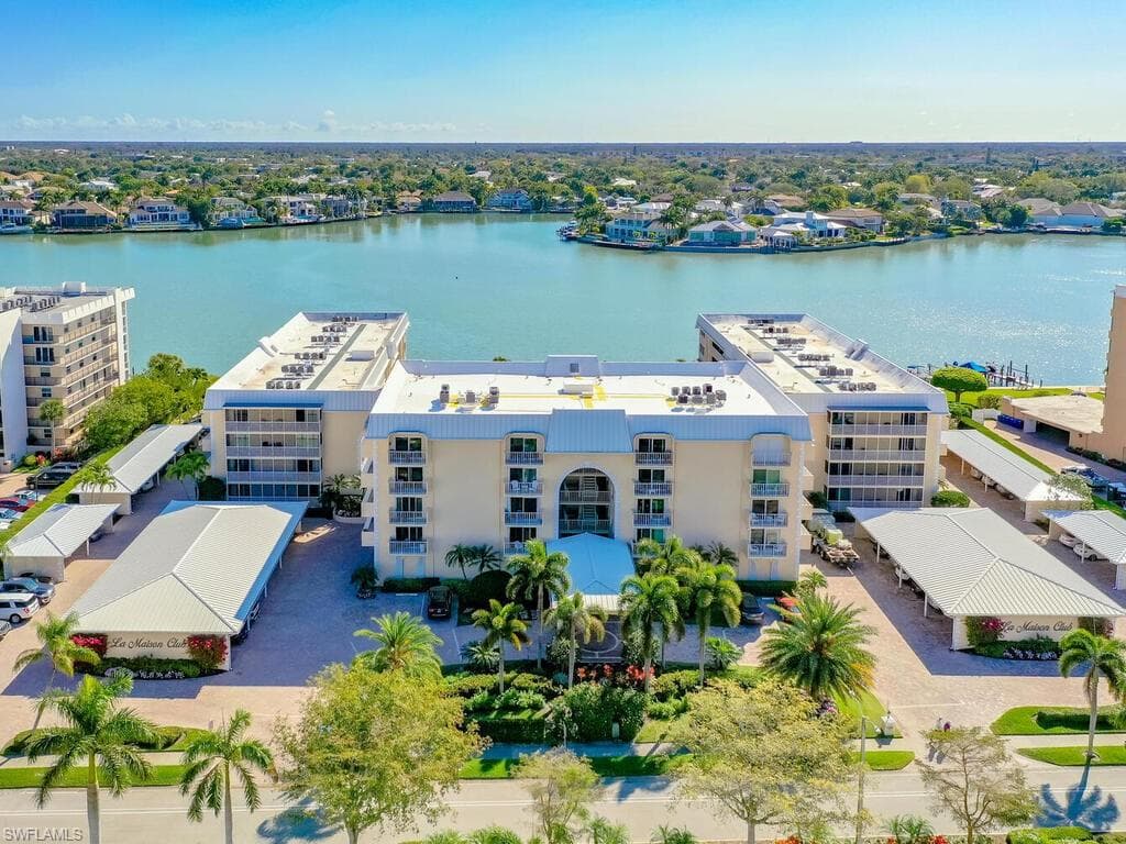 3450 Gulf Shore BLVD N 104 NAPLES, FL 34103