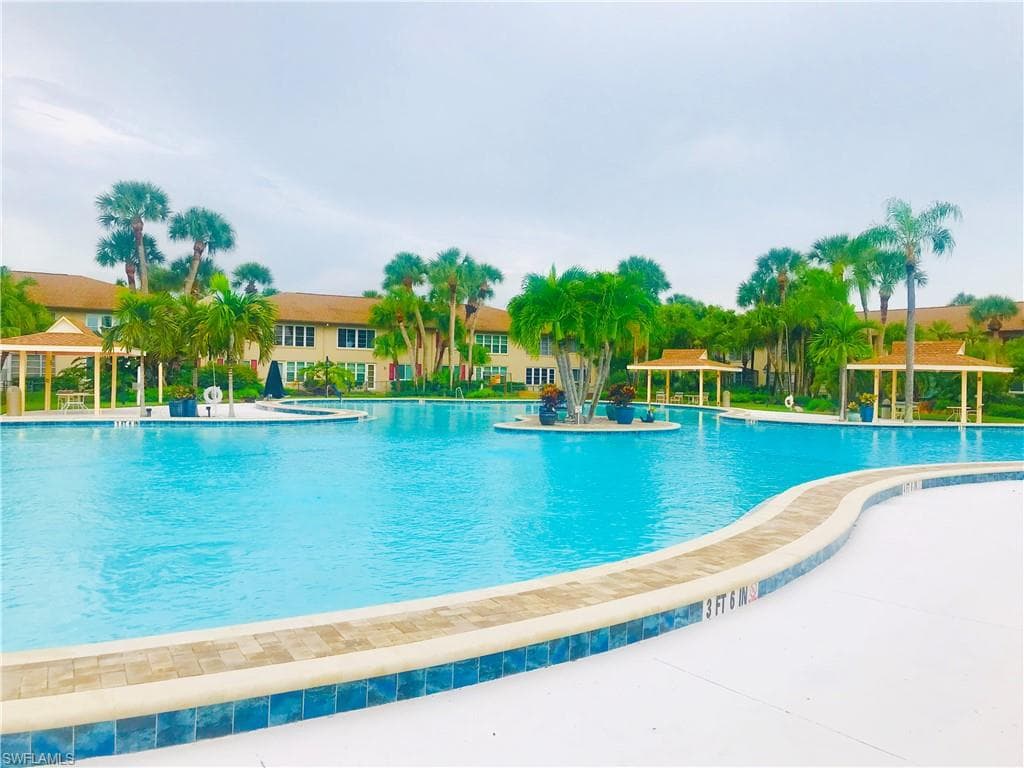 3826 Snowflake LN 1212 NAPLES, FL 34112