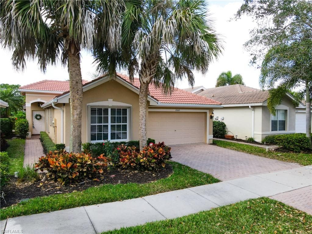 2045 Painted Palm DR NAPLES, FL 34119
