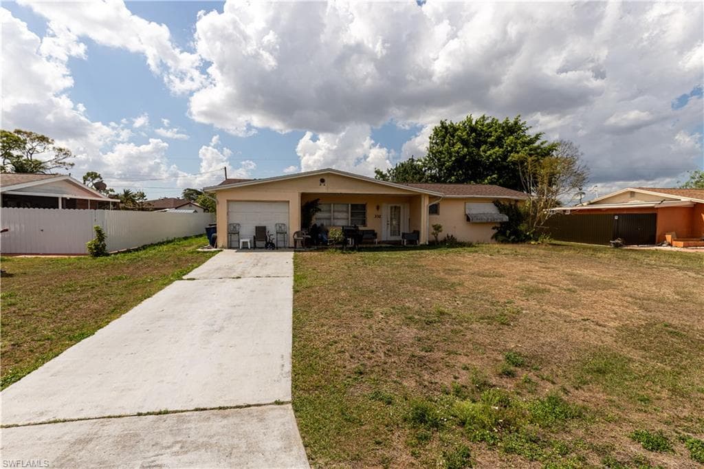 332 Allenwood AVE LEHIGH ACRES, FL 33936