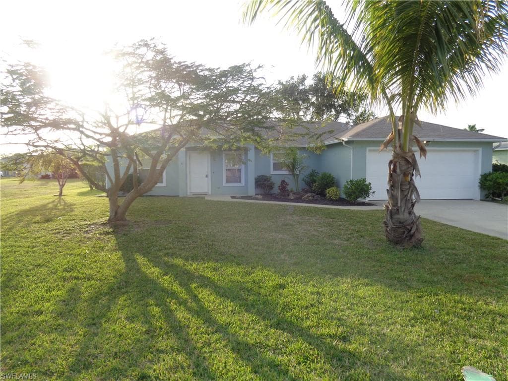 1526 SE 8th PL CAPE CORAL, FL 33990