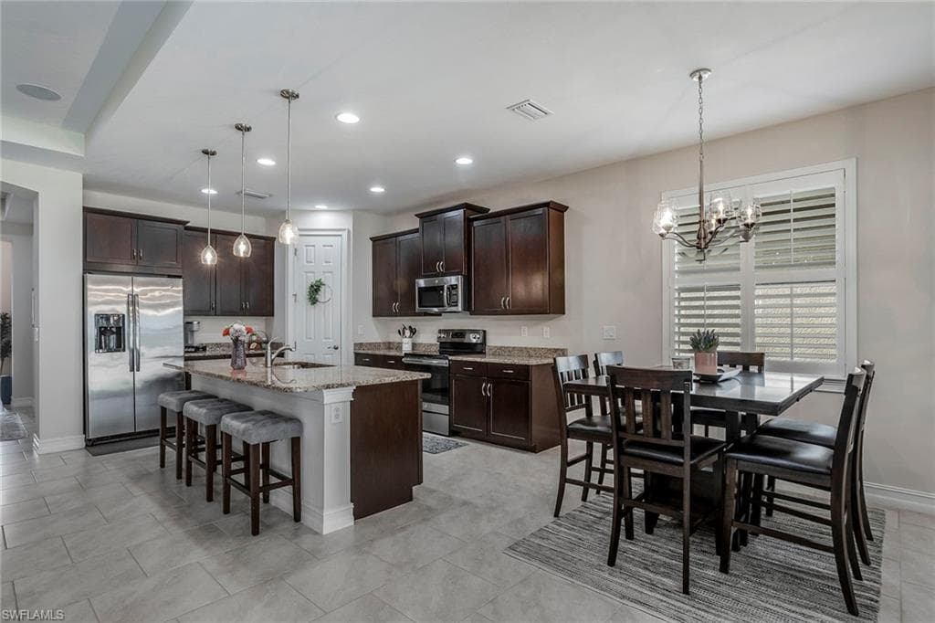 3893 King Williams ST FORT MYERS, FL 33916