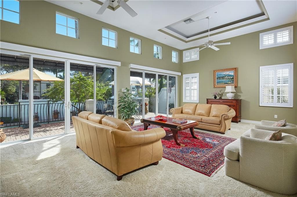 389 2nd AVE S NAPLES, FL 34102