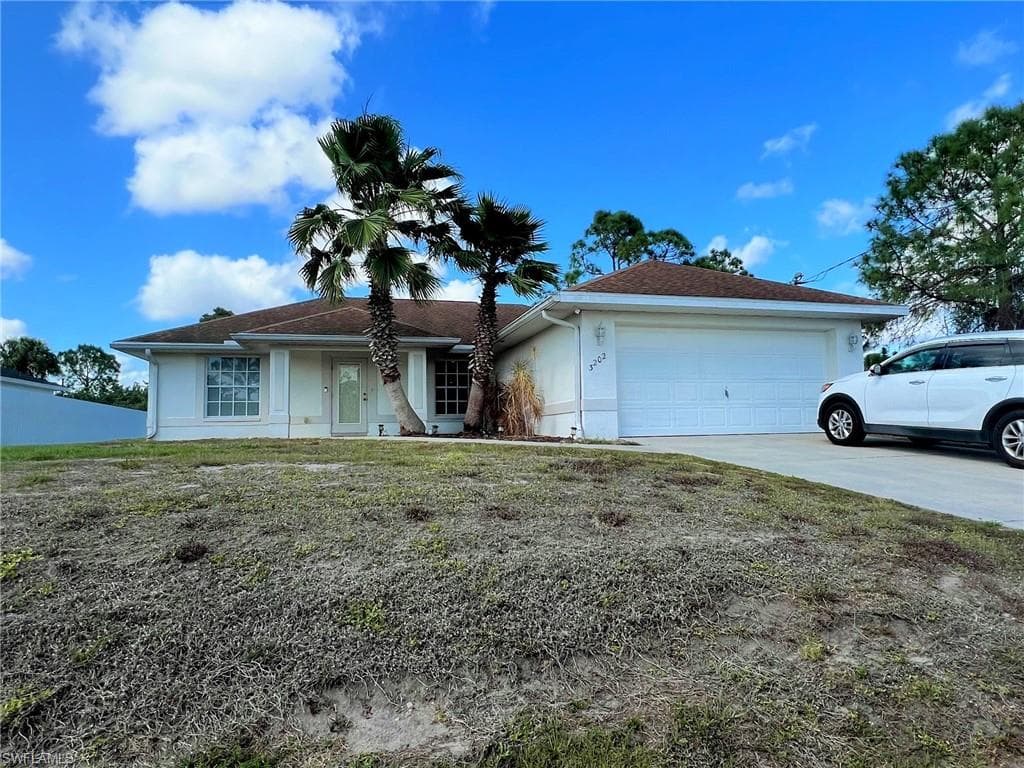3202 42nd ST SW LEHIGH ACRES, FL 33976