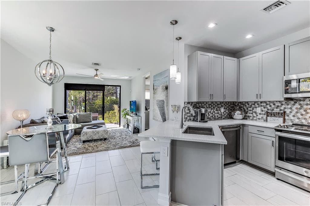7501 Carnegie WAY NAPLES, FL 34119