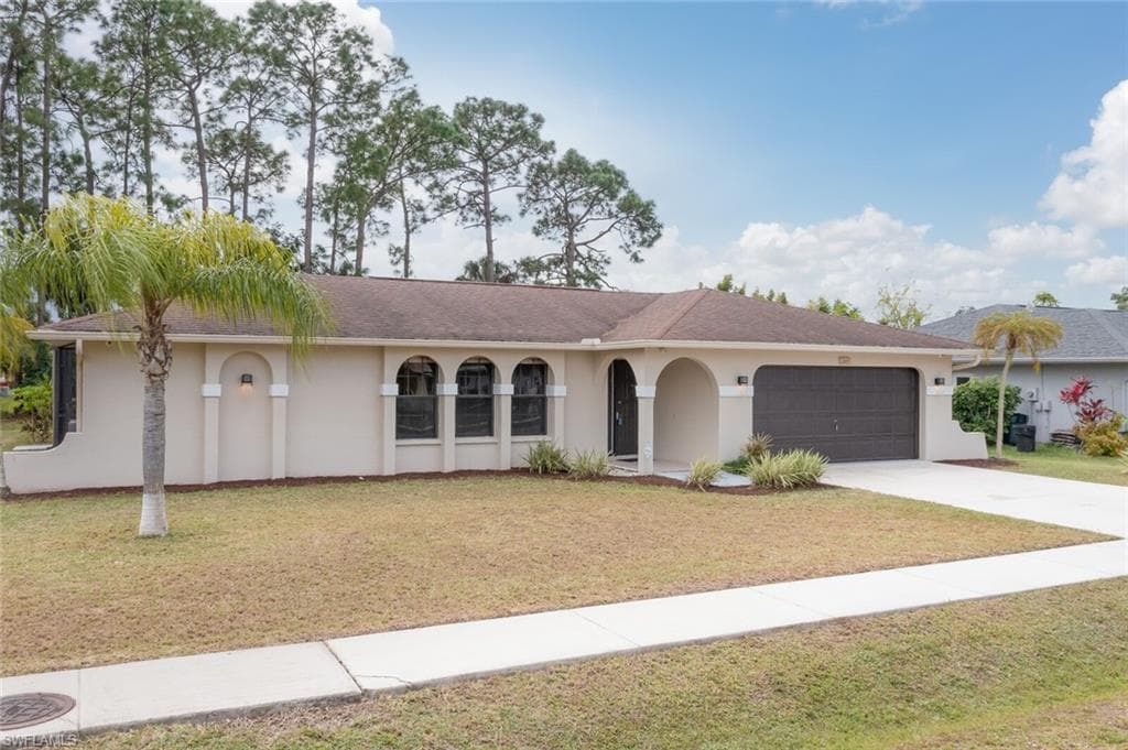 2605 6th ST W LEHIGH ACRES, FL 33971