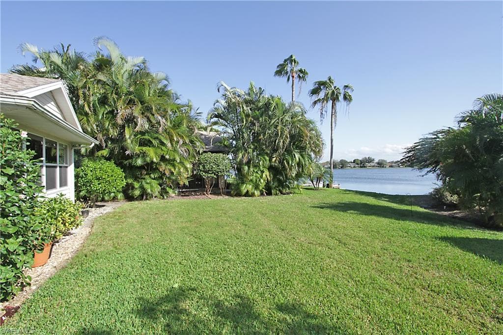 6498 Ilex CIR NAPLES, FL 34109