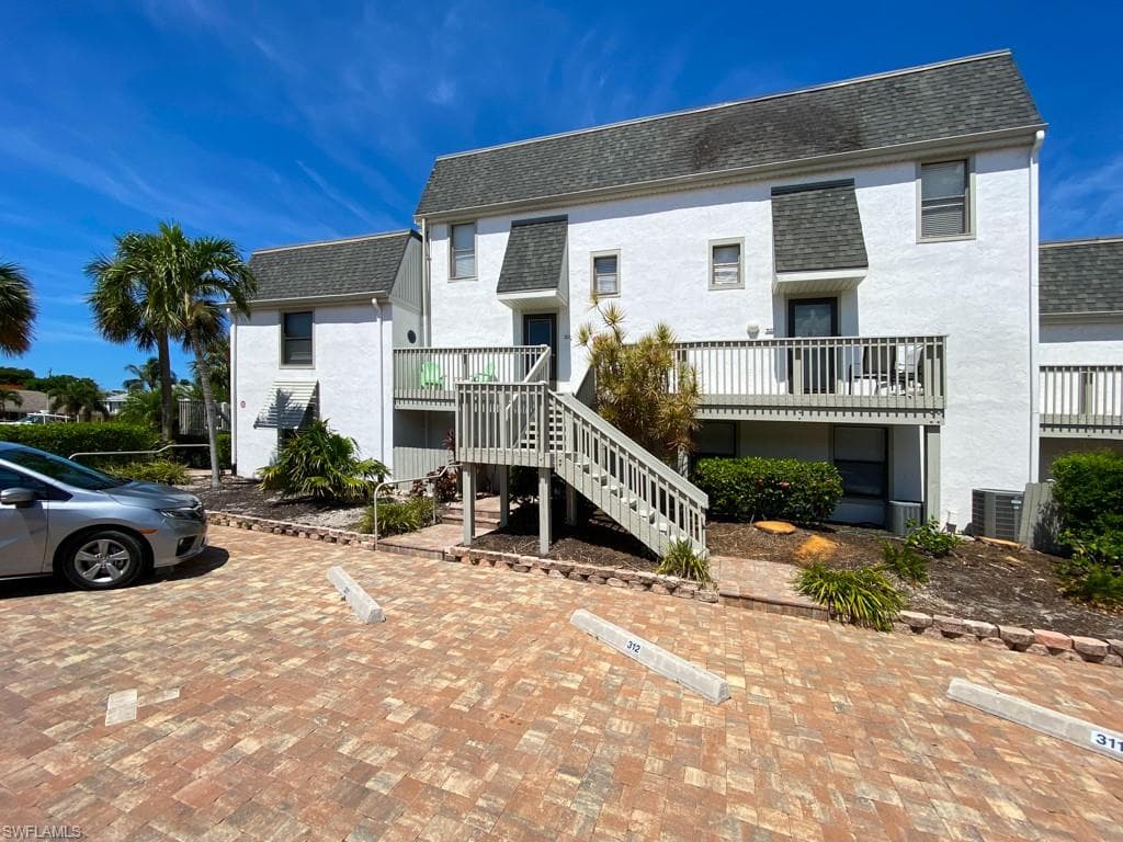 760 Sextant DR 323 SANIBEL, FL 33957